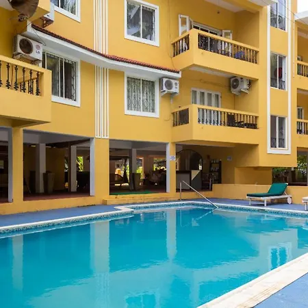 Dona Karen - Pool Facing 2Bhk In Candolim Apartment